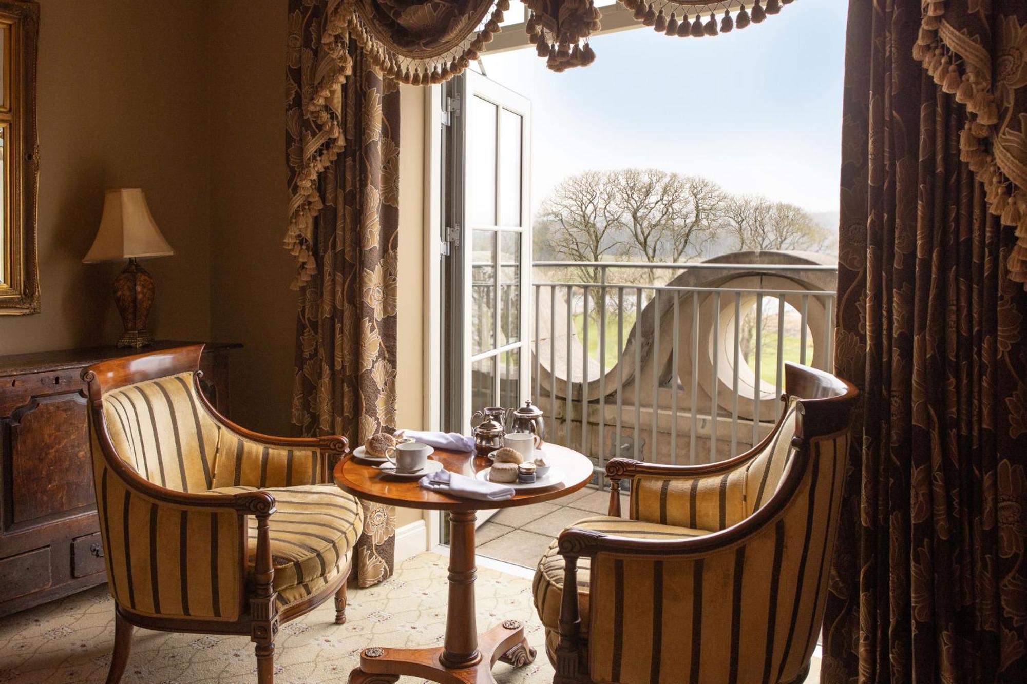 Lough Erne Resort Enniskillen Exterior photo A room at the hotel