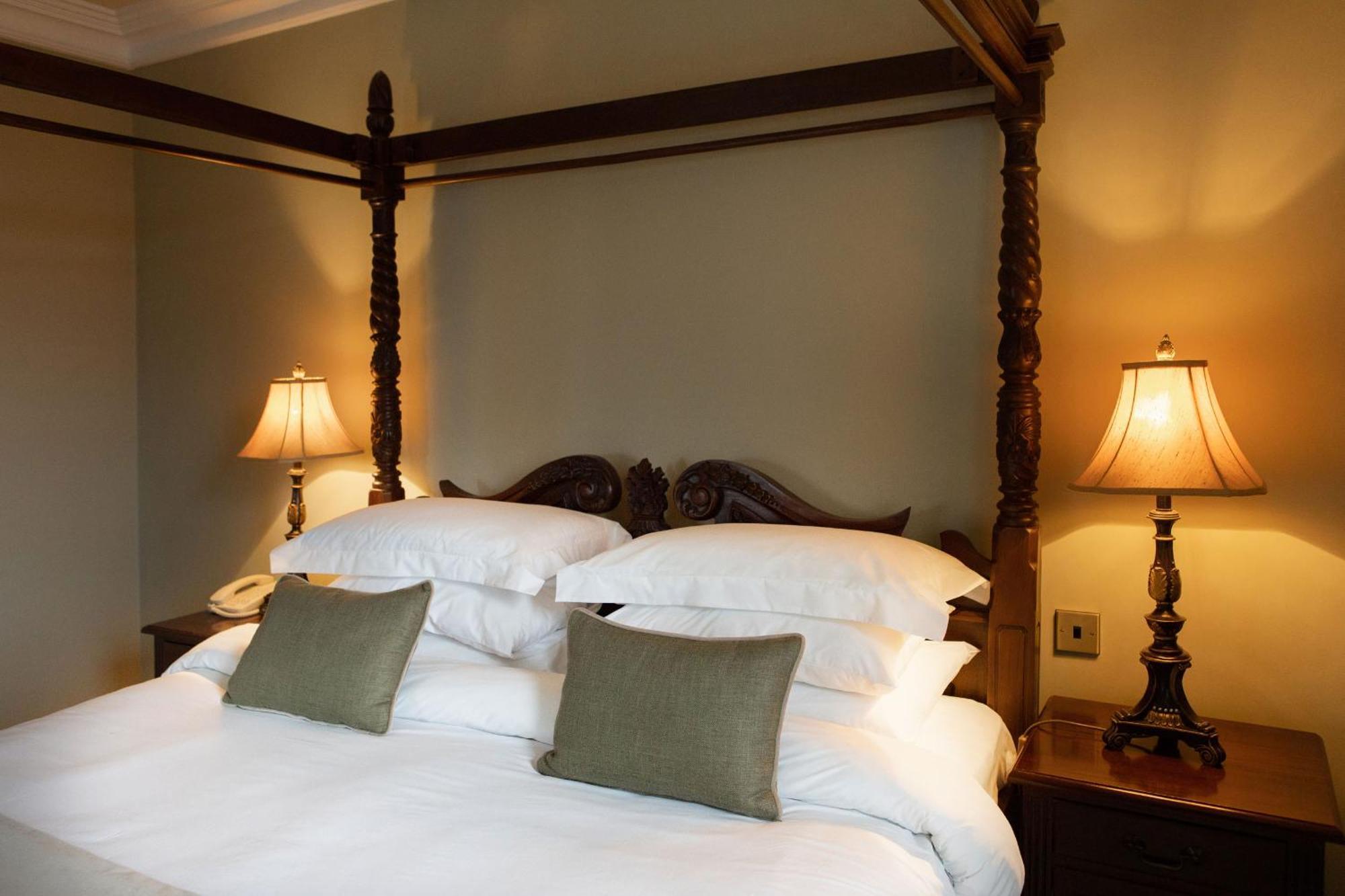 Lough Erne Resort Enniskillen Exterior photo A bedroom at the hotel