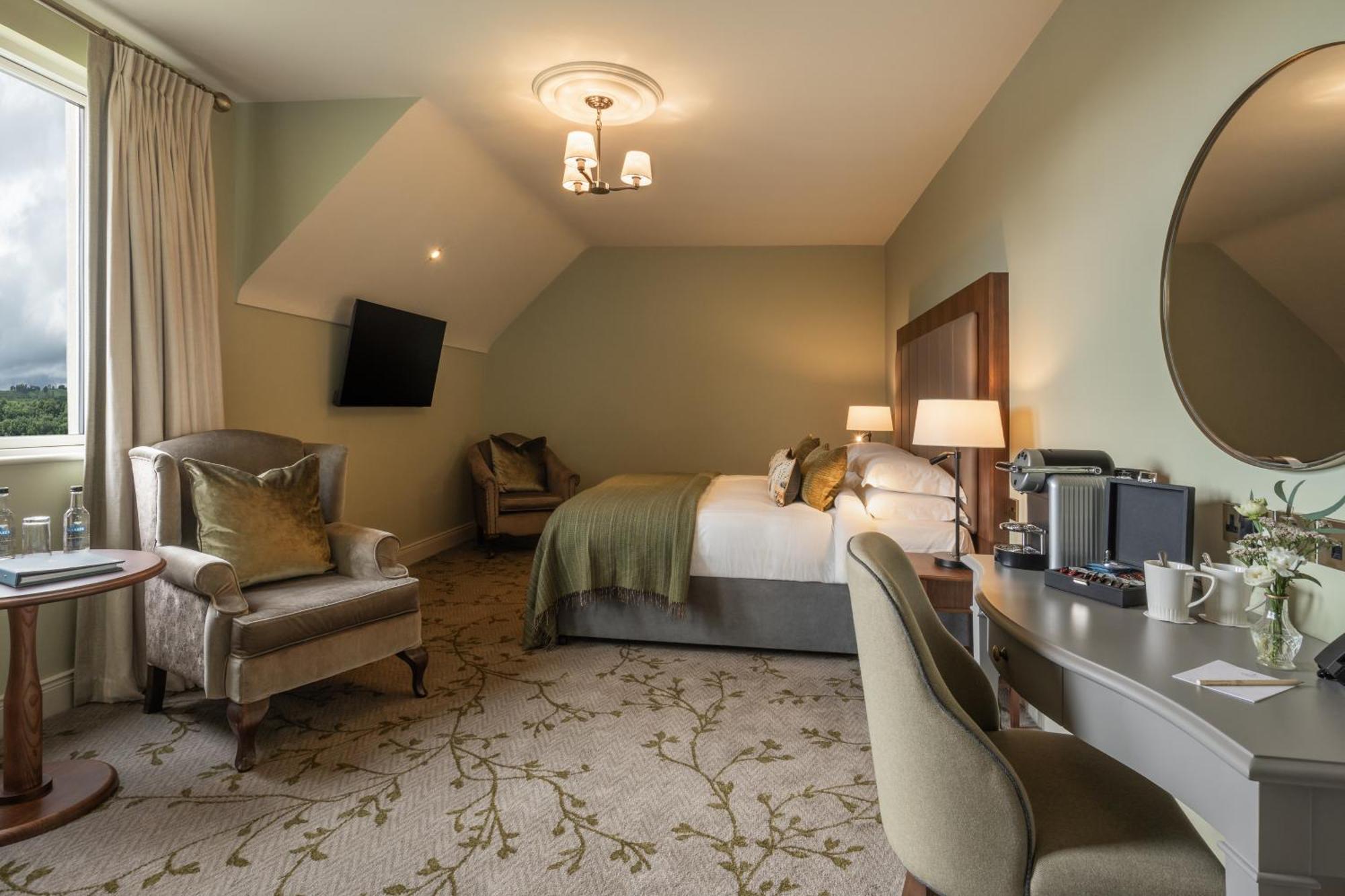 Lough Erne Resort Enniskillen Exterior photo A bedroom at The Ivy Hotel