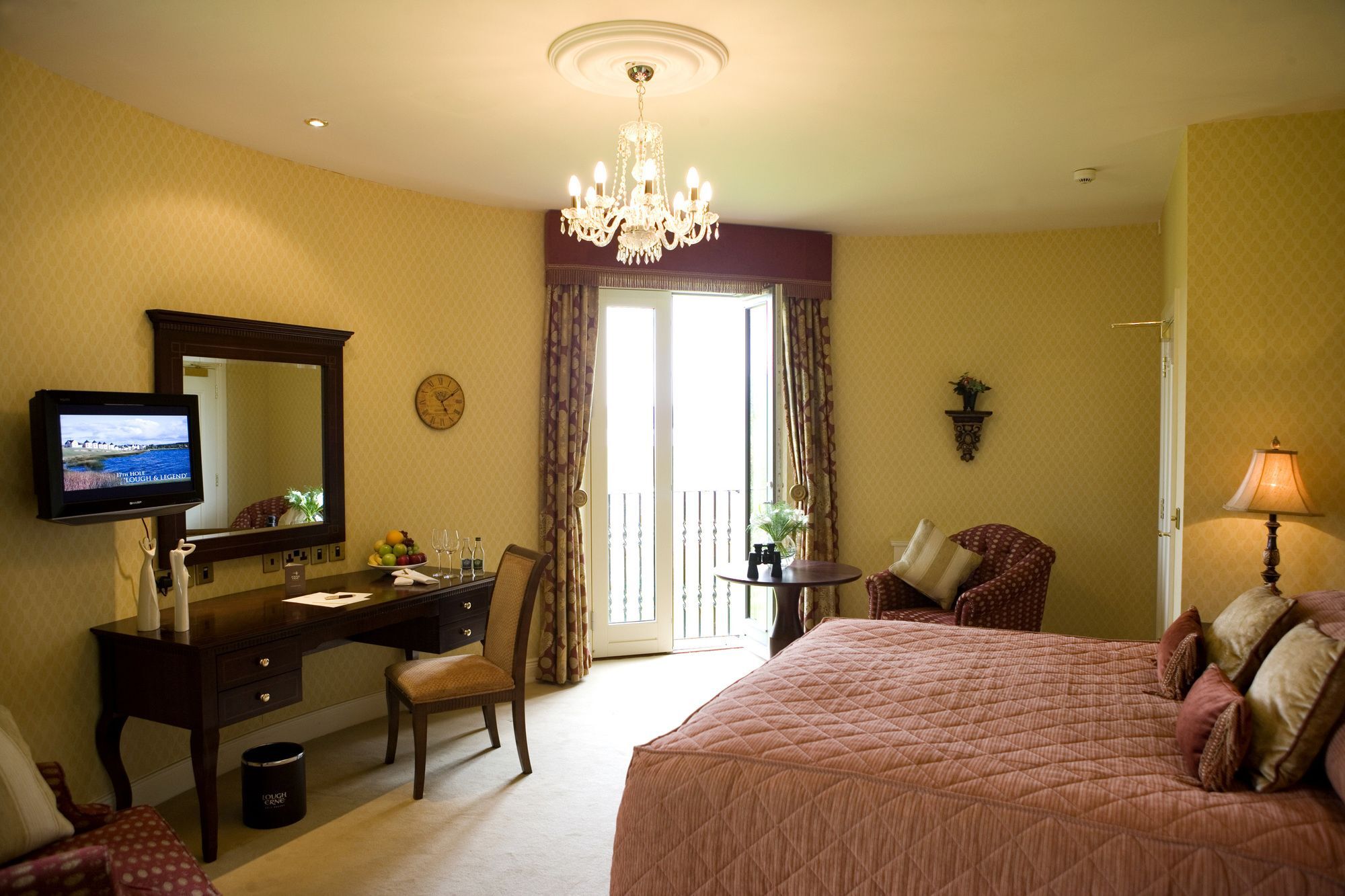 Lough Erne Resort Enniskillen Exterior photo A bedroom at the hotel